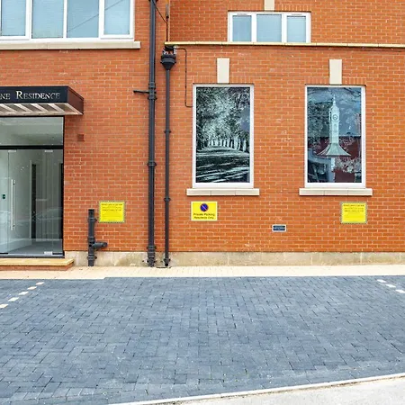 Superior Compact Studio Close To Amenities Apartment Leeds (West Yorkshire)