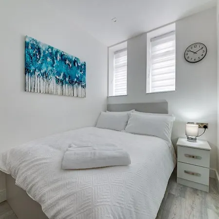 Superior Compact Studio Close To Amenities * Leeds (West Yorkshire)